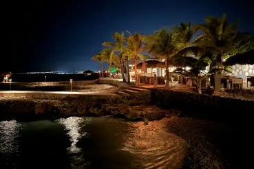 Kralendijk beach by night
